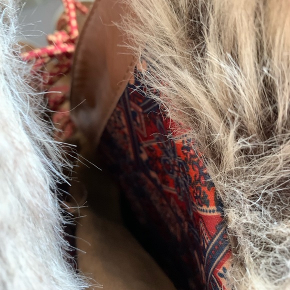 Winter Boots - Picture 3 of 5